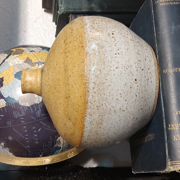 Studio Pottery Vase Hand Crafted Signed - Picture 6 of 10